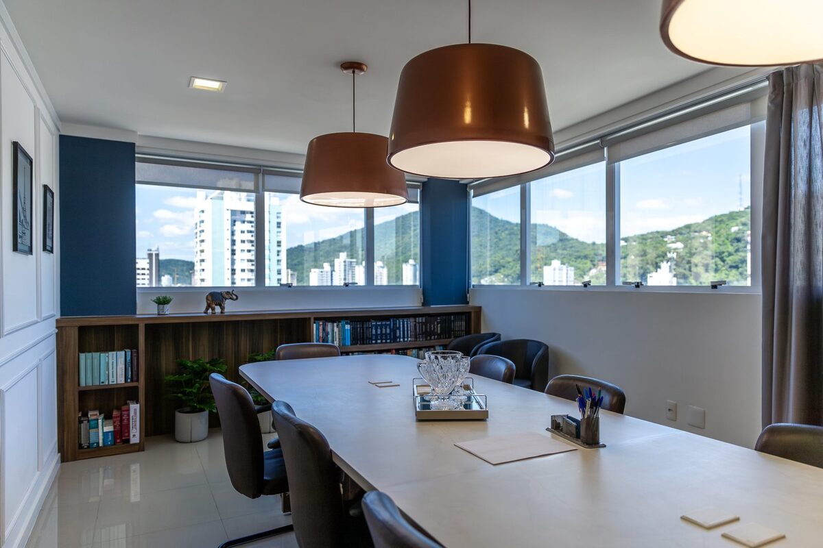 Sala de reuniões do escritório Júlio Donato Advogados